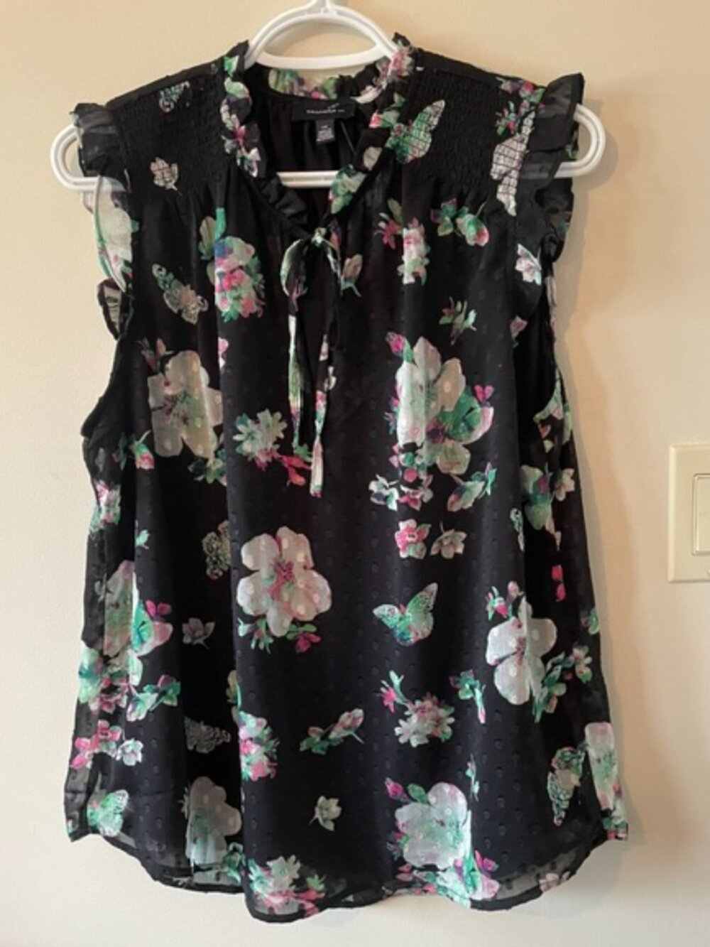 Tamara H Floral Black  Sleeveless Women's slit w ties Neckline Top Sze L – NWOT